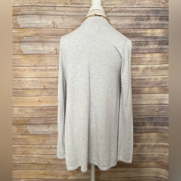 Lilly Pulitzer light grey open face cardigan size M flaws - Picture 4 of 9